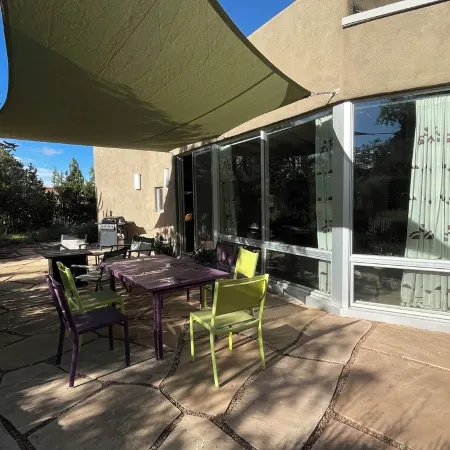 Modern-1 Mile to Plaza-Floor to Ceiling Windows-Mountain Views-Wildlife.
