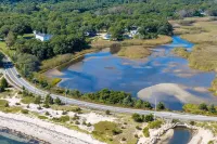Hyannis Port Seaside Cottage for the Price of a Hotel Room !