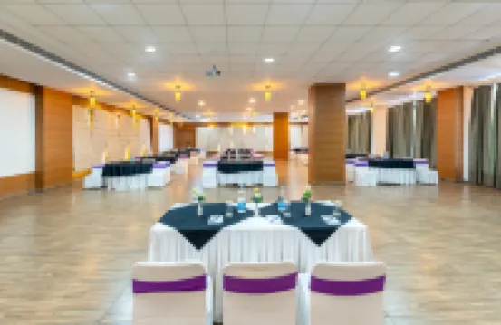 Via Lakhela Lakeview Resort & Spa
