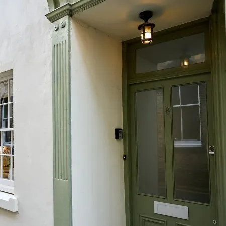 Surf Cottage. Beautiful 4 bed townhouse, the heart of Cromer, steps to the beach