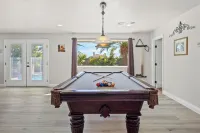 Vegas Family Villa, Pool/Spa, Poker & Pac-Man