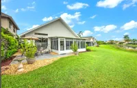 3-bed house in fabulous Fort Myers with WiFi, AC,   6 miles from the Airport. Hotels near Six Mile Cypress Slough Preserve