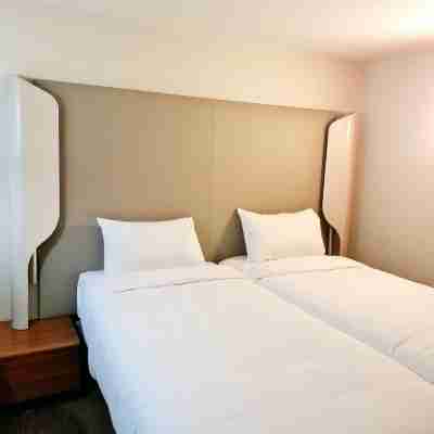 Hôtel Campanile Chantilly Rooms
