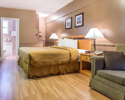 Econo Lodge Downtown Hotels near Laurier House