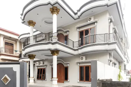 RedDoorz Plus Near Transmart Kairagi Dua Manado