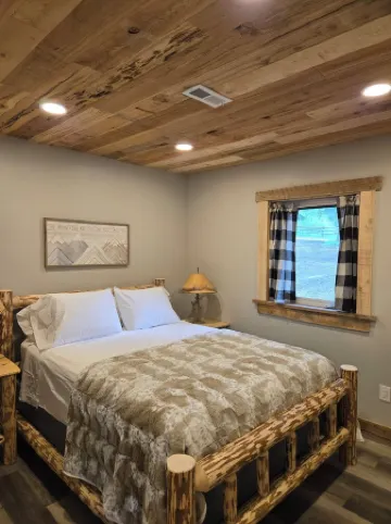 "Lewis and Clark" cabin at Columbia Mountain Ranch. Near Glacier National Park!