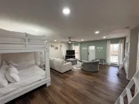 Cozy Cottage at Serenity Woods for up to 18 guests. Only 5 mins from the lake!