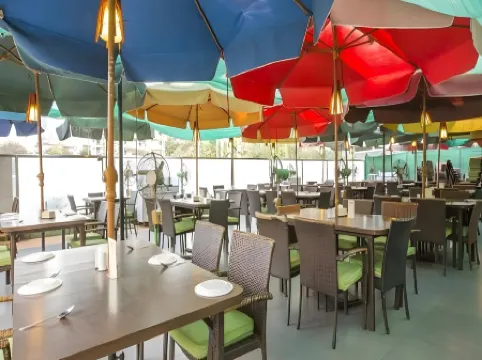 Granville Hotel Отели в г. Боривали