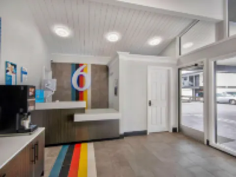 Americas Best Value Inn & Suites Eureka Hotels in Eureka