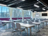 Home2 Suites by Hilton Atlanta Downtown Отели рядом с достопримечательностью «Капитолий штата Джорджия»
