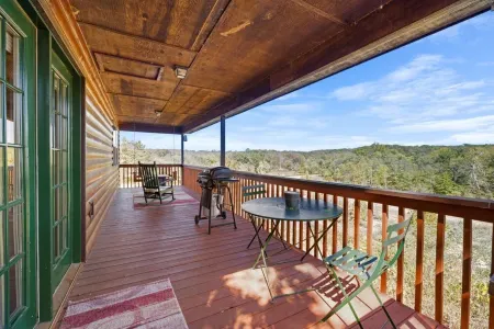 River Front Eagle Cabin Retreat on the Kings River Отели в г. Carroll County