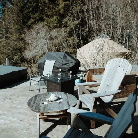 Spacious  MILLION DOLLAR VIEW home w/ fitness room, hot tub in charming Homer