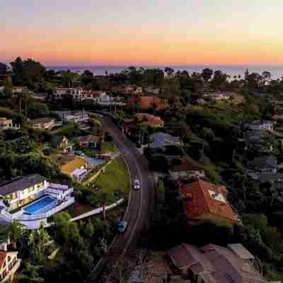 Newly renovated, light/bright San Diego home with a big ocean view over the pool Others