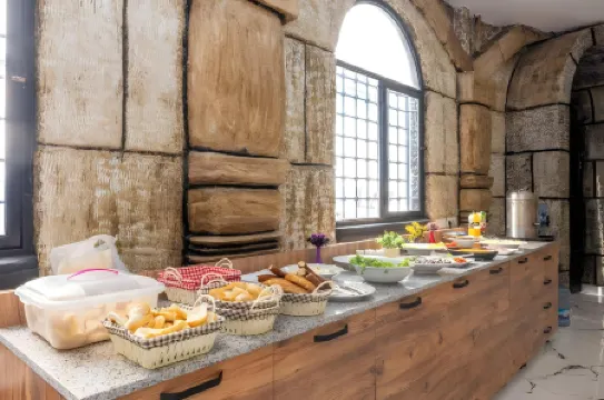 Legend Tulip Hotel Отели рядом с достопримечательностью «Актур Парк»