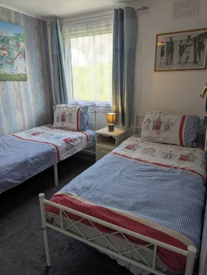 Pet friendly chalet ..  Sleeps 5