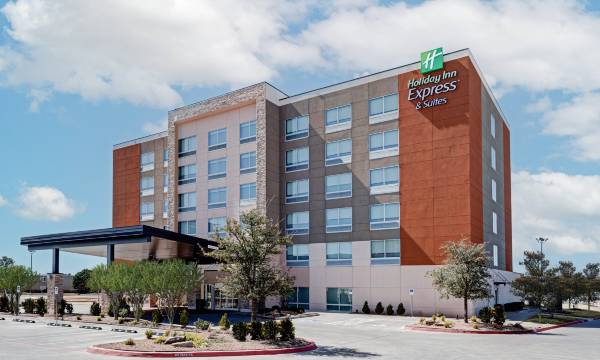 Holiday Inn Express & Suites Moore by IHG