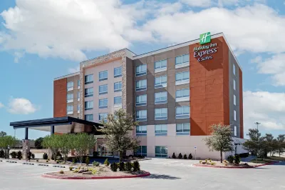 Holiday Inn Express & Suites Moore Hotels in Moore