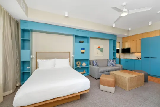 Embassy Suites by Hilton Orlando Sunset Walk