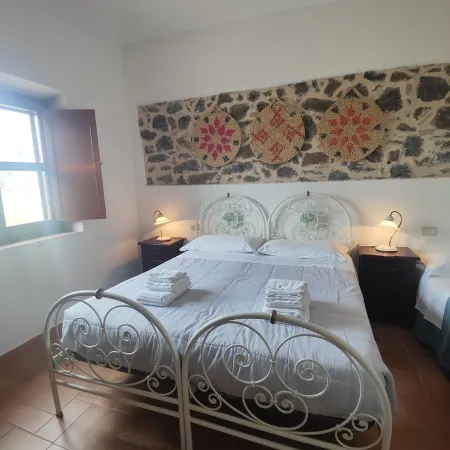 Sa Carruba - Typical rural house surrounded by greenery with panoramic views