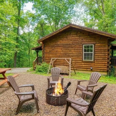 Private Wooded Cabin - Hot Tub Room - Near Trails