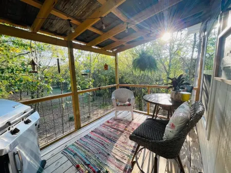 Looking for a perfect  escape from the city ! Отели в г. Johnson County