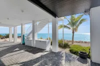 Pet Friendly 2Br/2BA Steps from the Water’s Edge with Unparalleled Sunrises