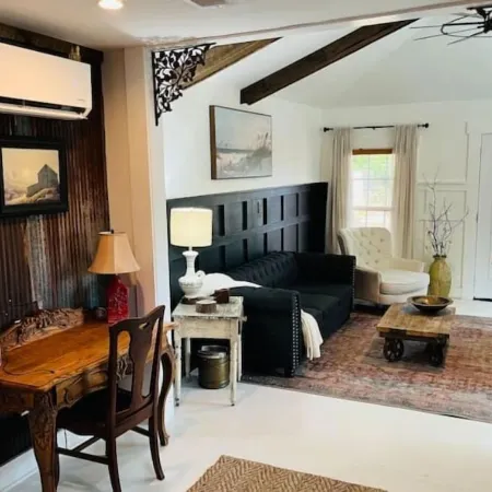 Modern Farm House Pensacola, FlCentrally located in the heart of Pensacola