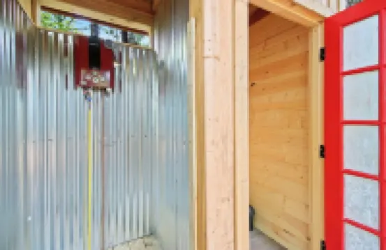 Blue Ridge Parkway / Off-Grid Cabin / Glamping / Turkey Hop Cabin