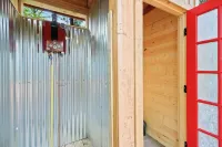Blue Ridge Parkway / Off-Grid Cabin / Glamping / Turkey Hop Cabin