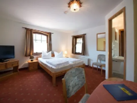 アルコールホテルフェリエンドルフ・アン・デア・オストゼー クリュツのホテル