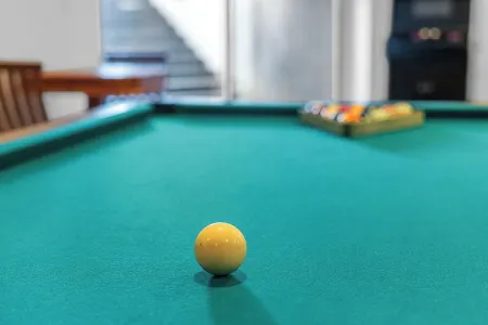 Lakefront Paradise: Views, Heated Pool, Games! Summer & Winter Fun For Everyone!