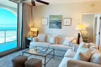 Charming 2-bedroom Portofino condo, amazing views on delightful Pensacola Beach