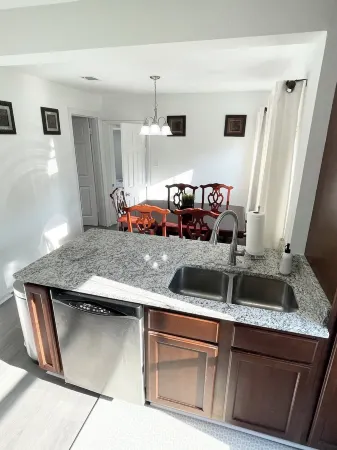 Spacious 4-bedroom house in enjoyable Pensacola with AC, WiFi