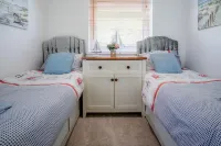 Bayview 32 - 2 Bedroom Chalet - Bayview Oxwich - Chalets