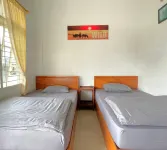 Penginapan Cendrawasih Hotel dekat Toko Oleh oleh khas silalahi Danau Toba