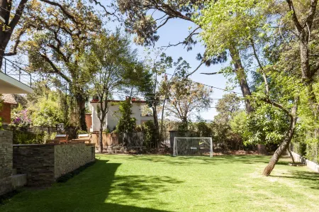 Casa Con Amplia Terraza y Jacuzzi en Avándaro Отели рядом с достопримечательностью «El Ángel»