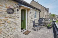 Host Stay Sunshine Cottage