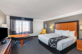 La Quinta Inn & Suites by Wyndham Pueblo