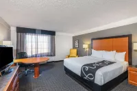 La Quinta Inn & Suites by Wyndham Pueblo - Bintang 2