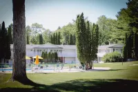 Colonial Inn Harbor Springs Hotels in Alanson