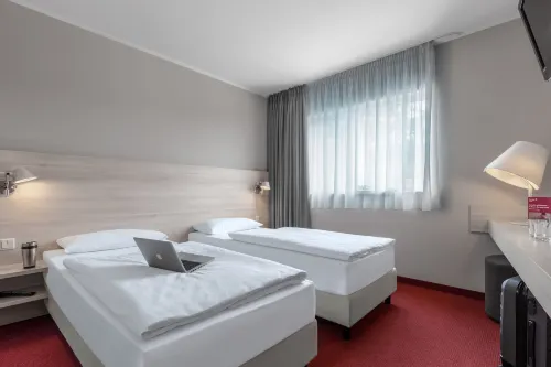 Serways Hotel Spessart - parking
