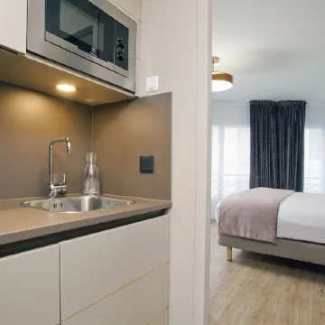 Residhome Puteaux la Defense Отели рядом со станцией La Defense Station