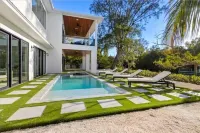 Our Great Escape 4 Bedroom Home by RedAwning - parking