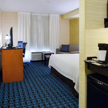Fairfield Inn & Suites Hartford Airport
