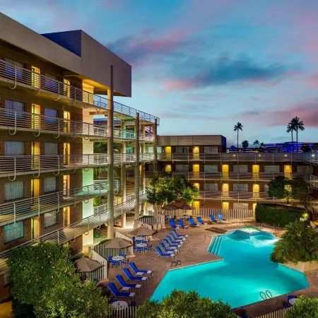 DoubleTree Suites by Hilton Phoenix