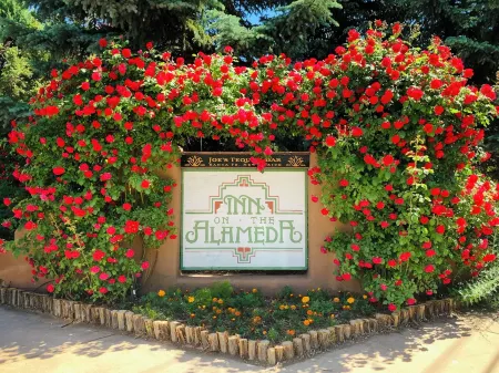 Inn on the Alameda Отели рядом с достопримечательностью «Публичная библиотека Санта-Фе»