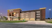 La Quinta Inn & Suites by Wyndham Texas City I-45 Hotels in Texas City