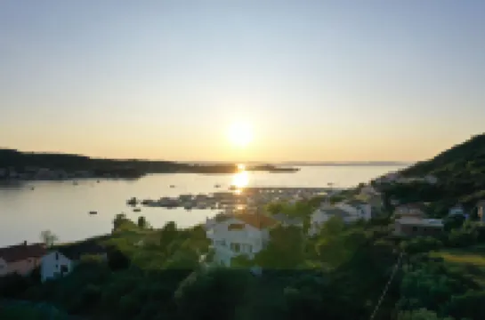 Modern Apartment with Seaview