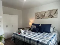 Cozy Private bedrooms Kitchen Wifi Hotels in Teaneck