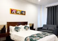 Crown Royale Hotel & Lounge Hotels in Hideaway Island